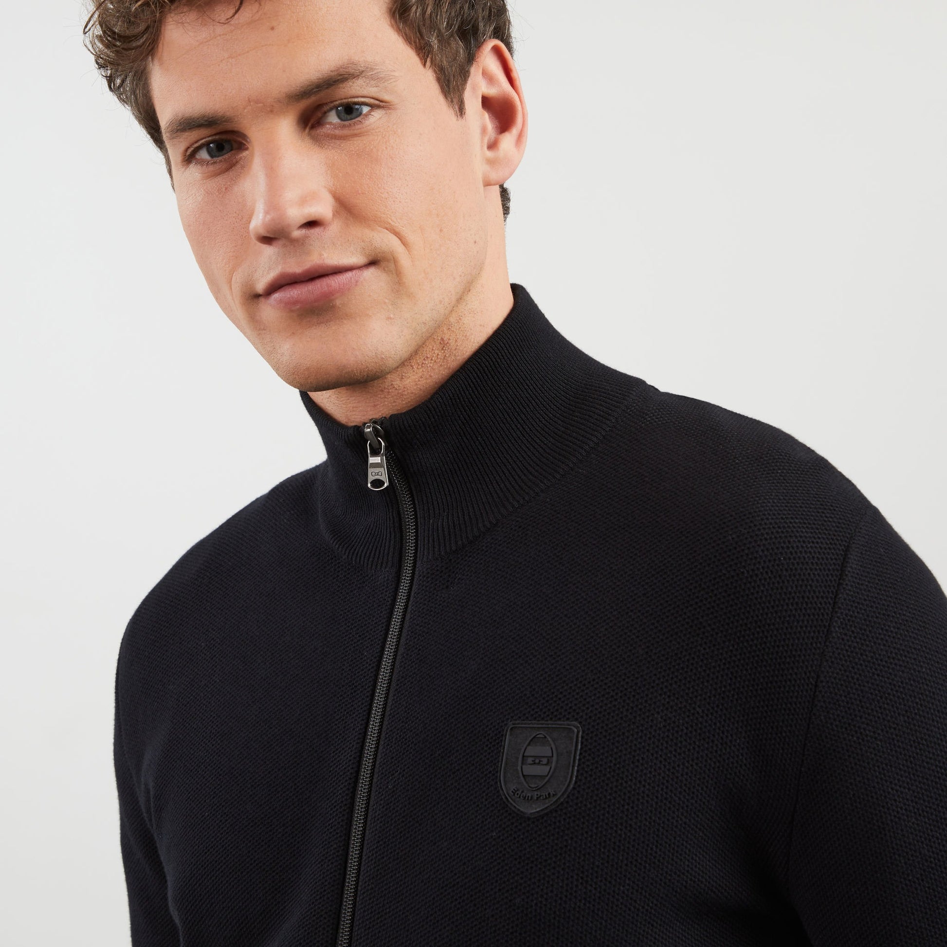 Cardigan noir zippé en maille fantaisie