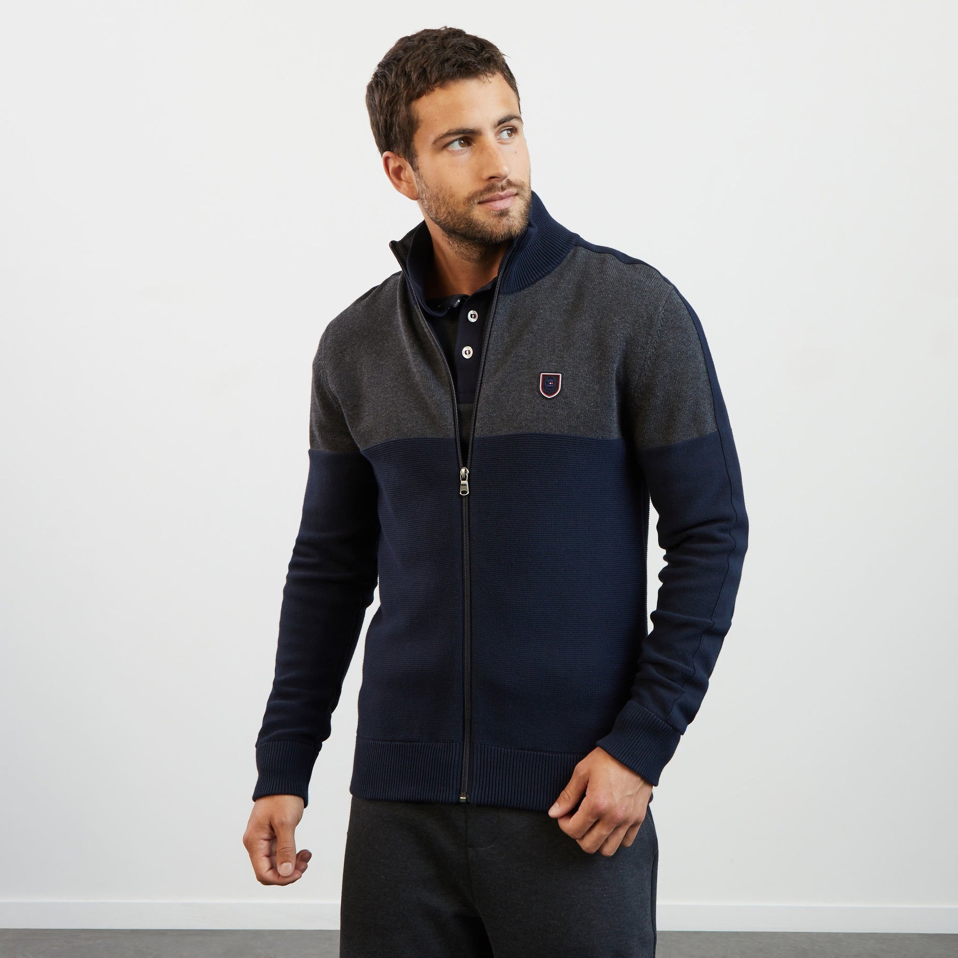 Cardigan gris foncé colorblock zippé en jeu de mailles