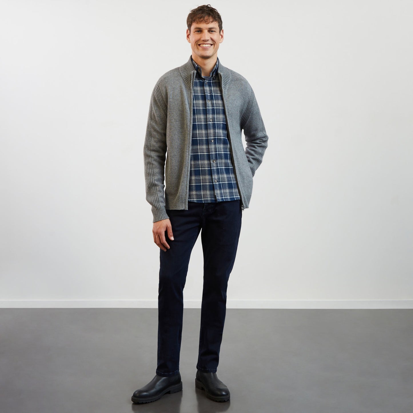 Cardigan gris zippé uni