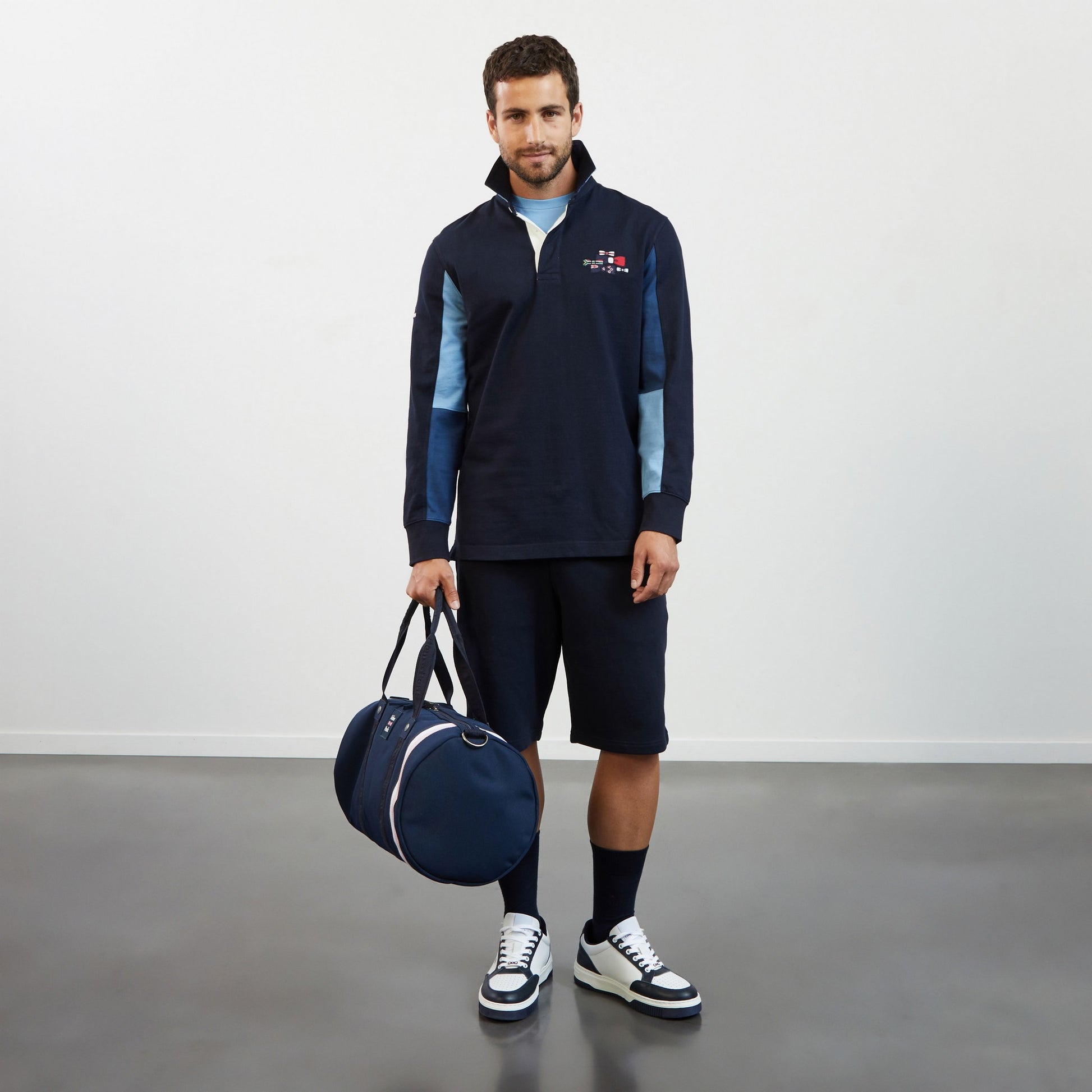 Maillot bleu marine colorblock manches longues