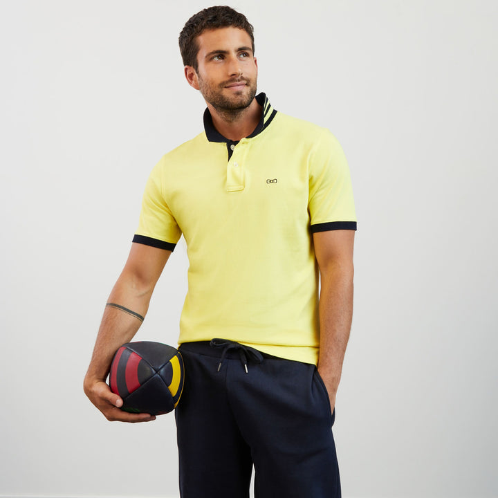 Polo jaune slim manches courtes à détails contrastés