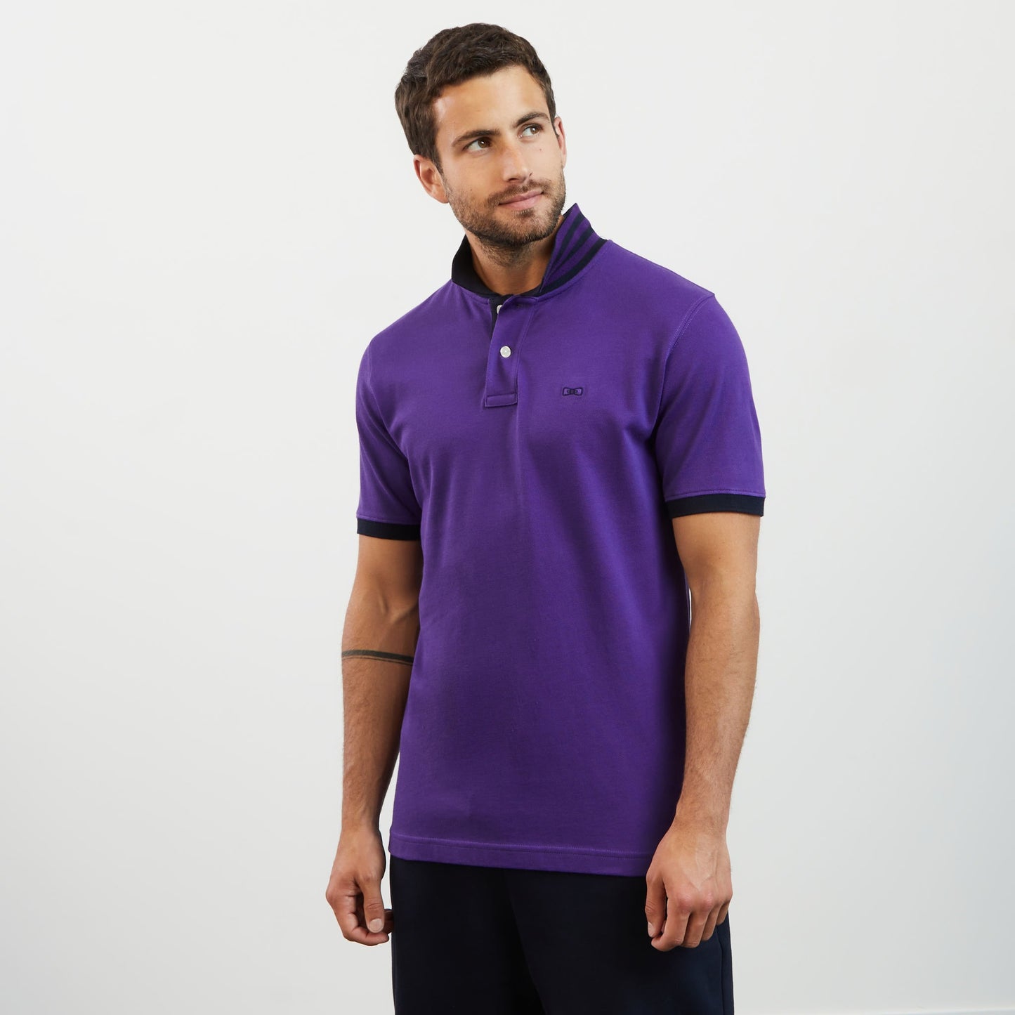 Purple short-sleeved slim-fit polo shirt with contrasting detail