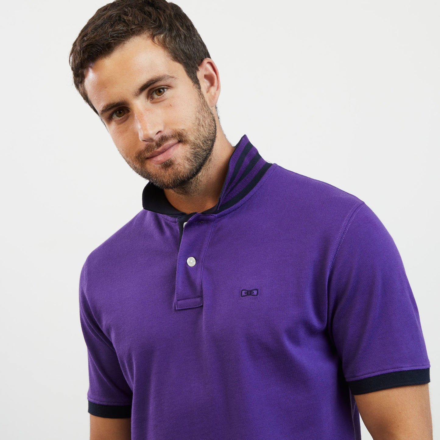 Purple short-sleeved slim-fit polo shirt with contrasting detail