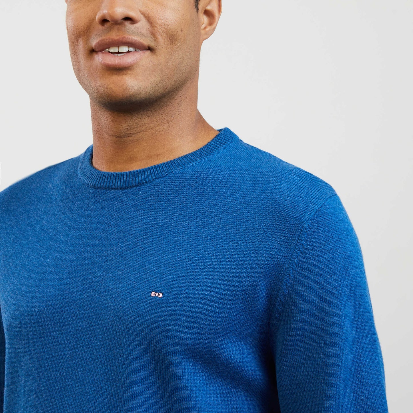 Pull bleu en laine mélangée