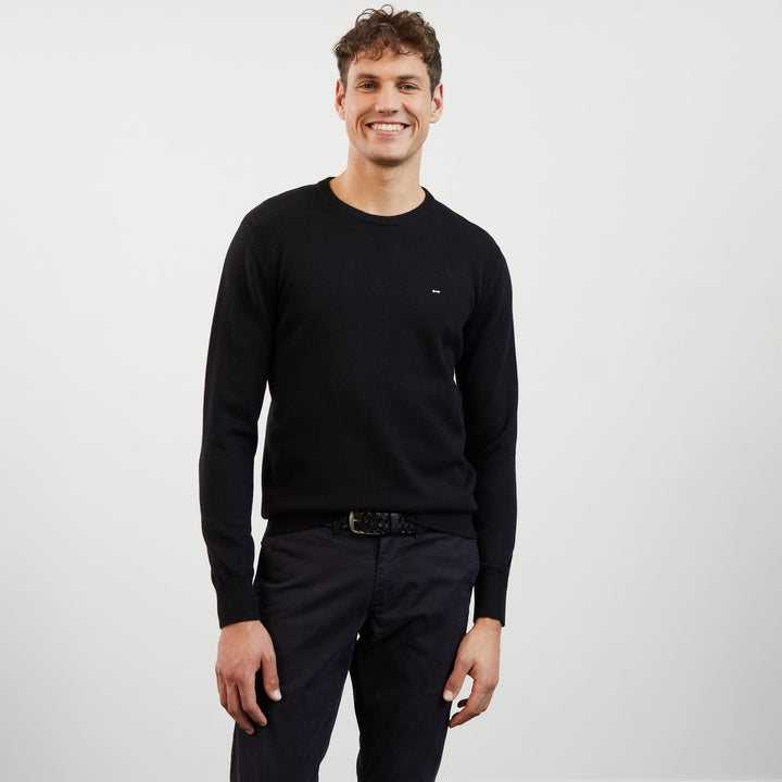 Pull noir en laine mélangée