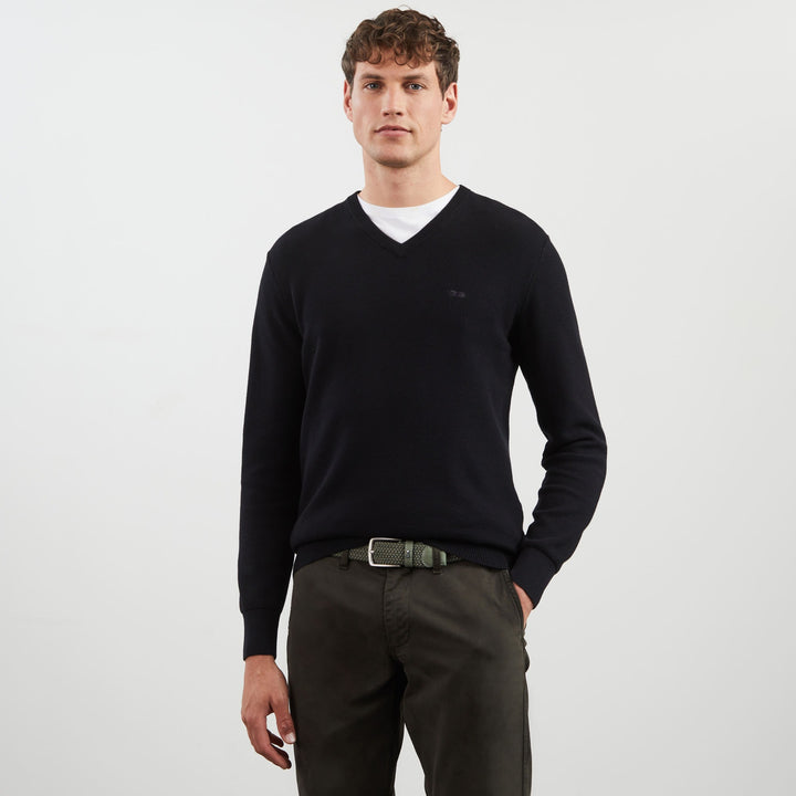 Pull noir uni en maille fantaisie