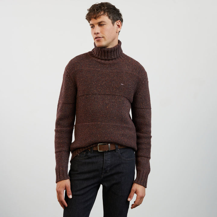 Pull marron mouliné en jeu de maille