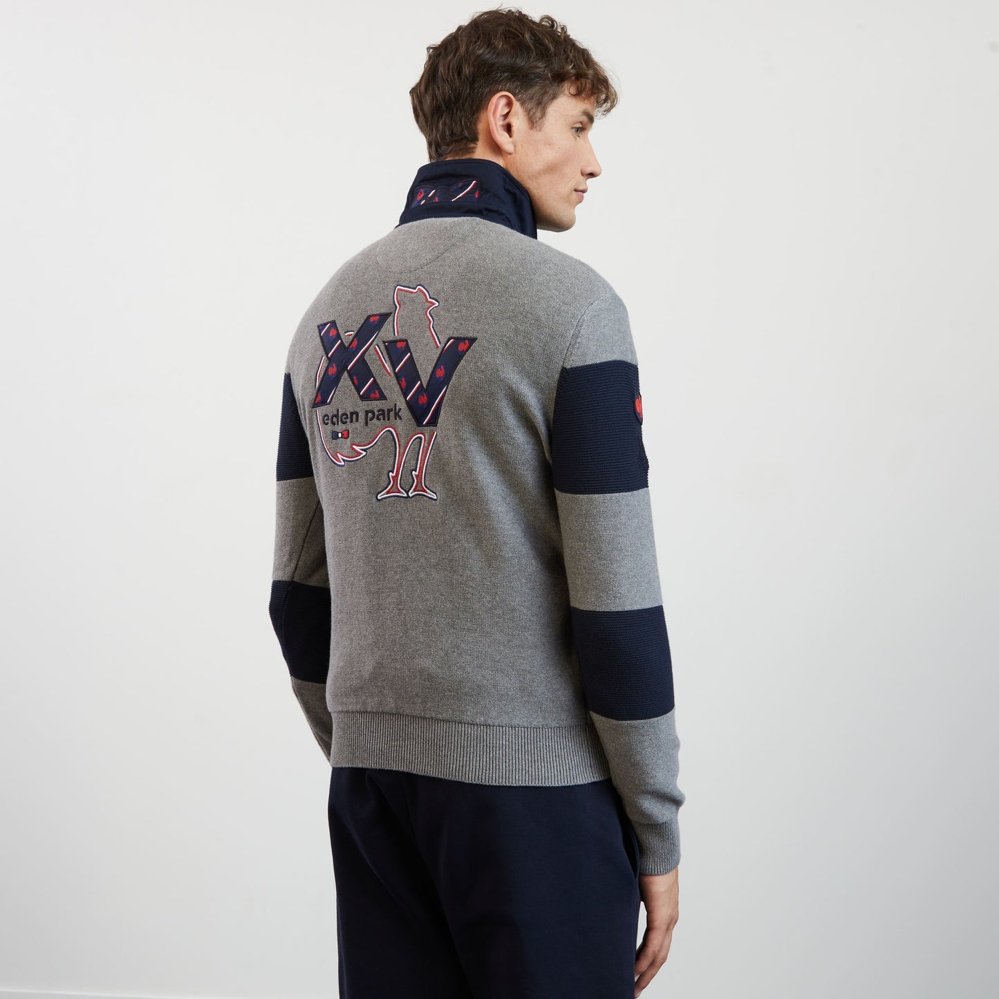 Grey circle jumper with XV de France embroidery