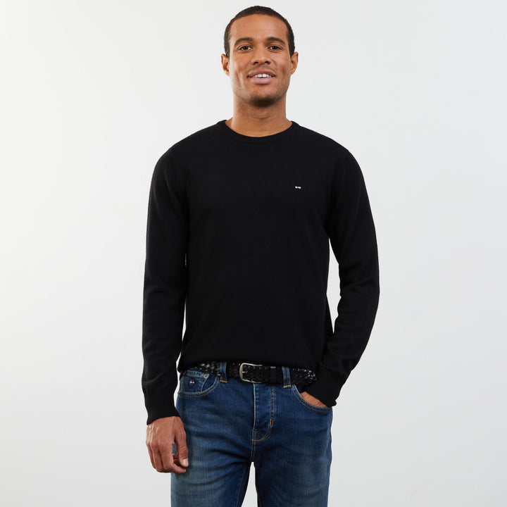 Pull uni noir en laine