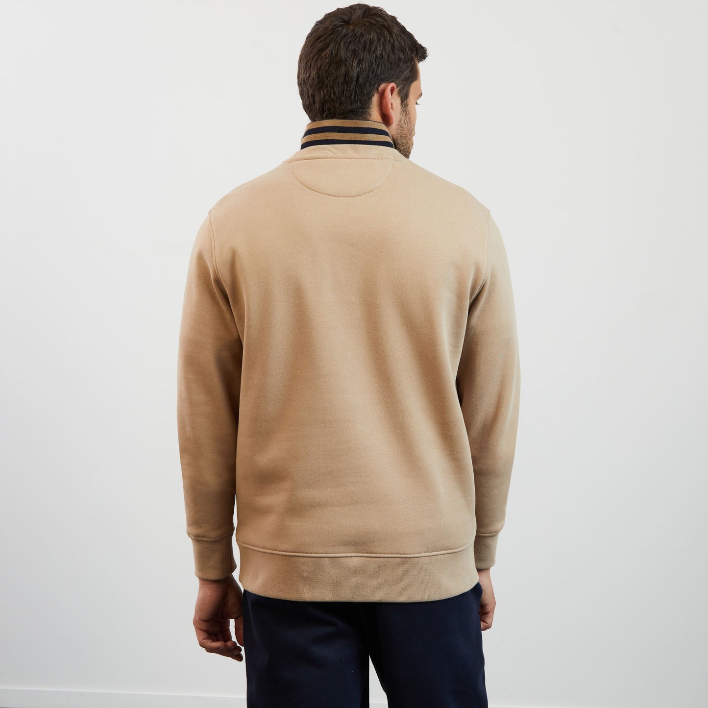 Plain beige round-neck sweatshirt