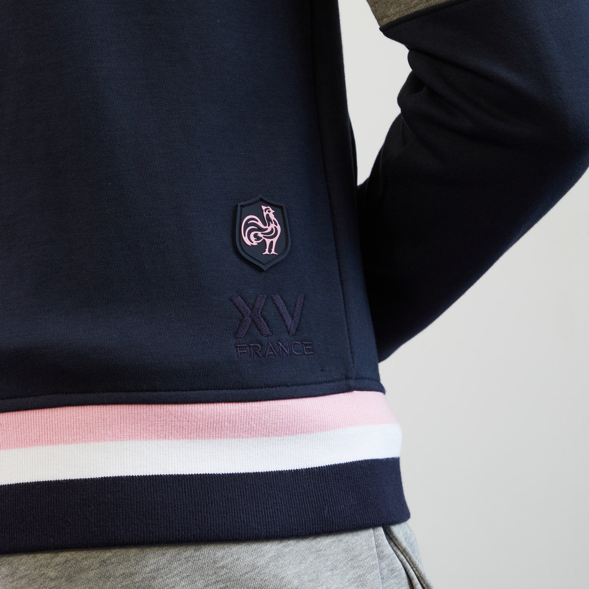Sweat rose colorblock zippé à capuche