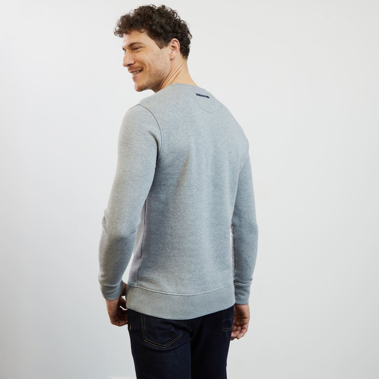 Light grey sweatshirt with embossed Eden Park embroidery