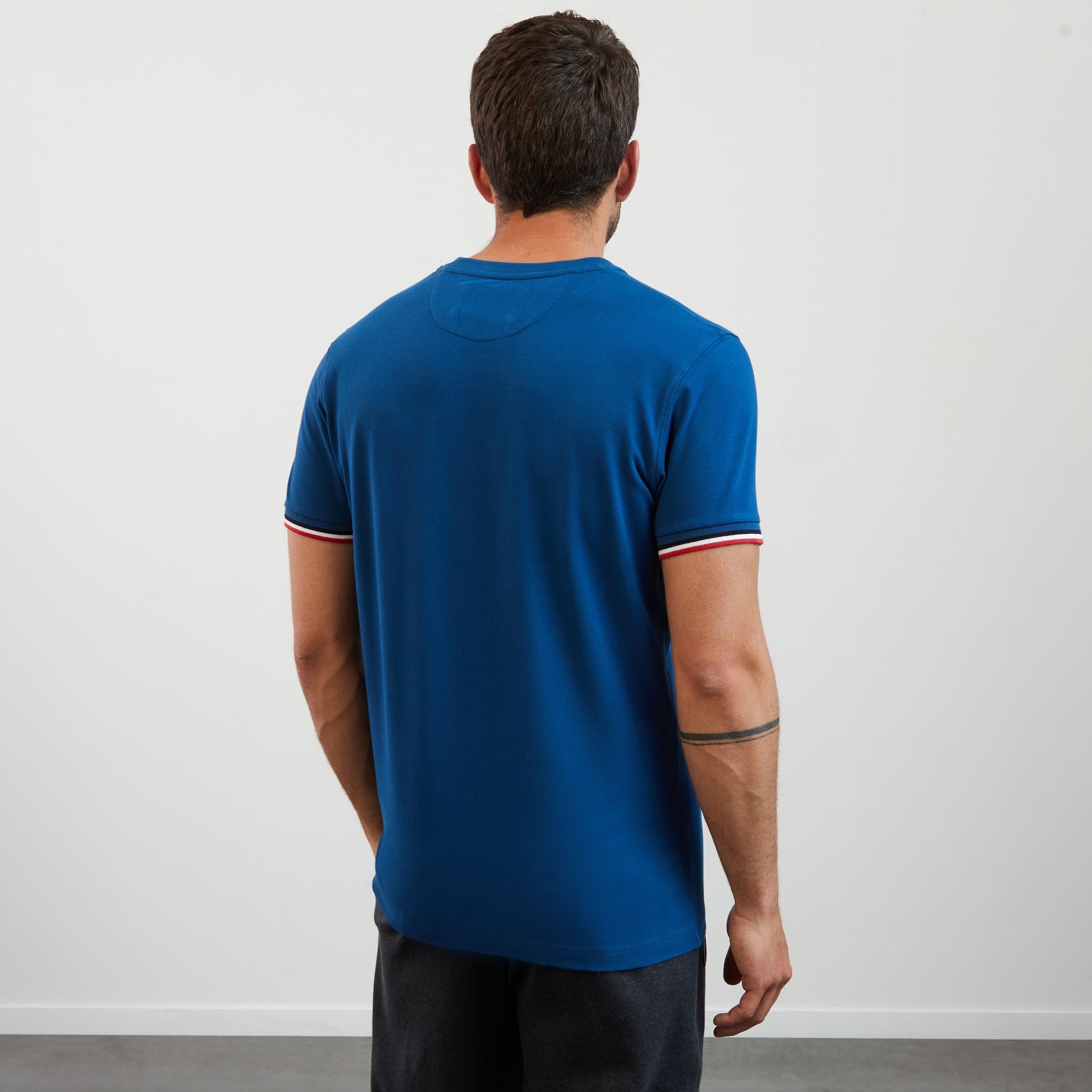 T-shirt bleu slim à détails tricolores