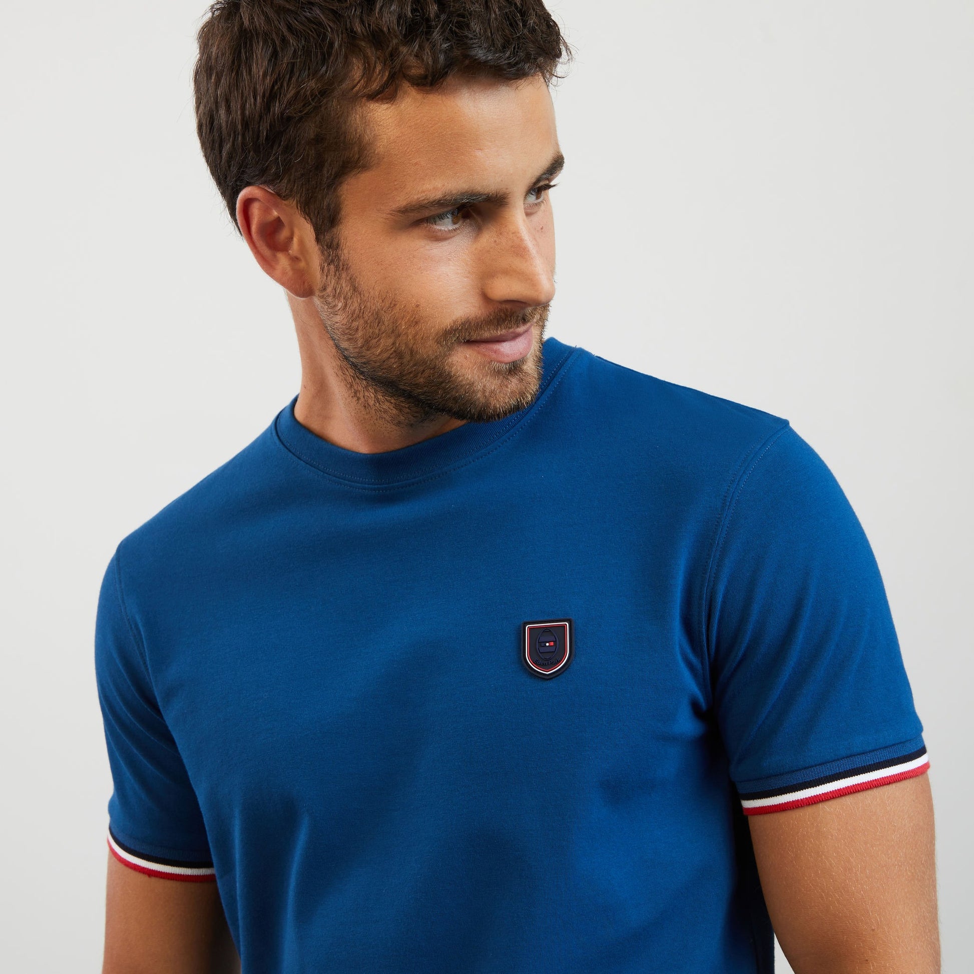 T-shirt bleu slim à détails tricolores