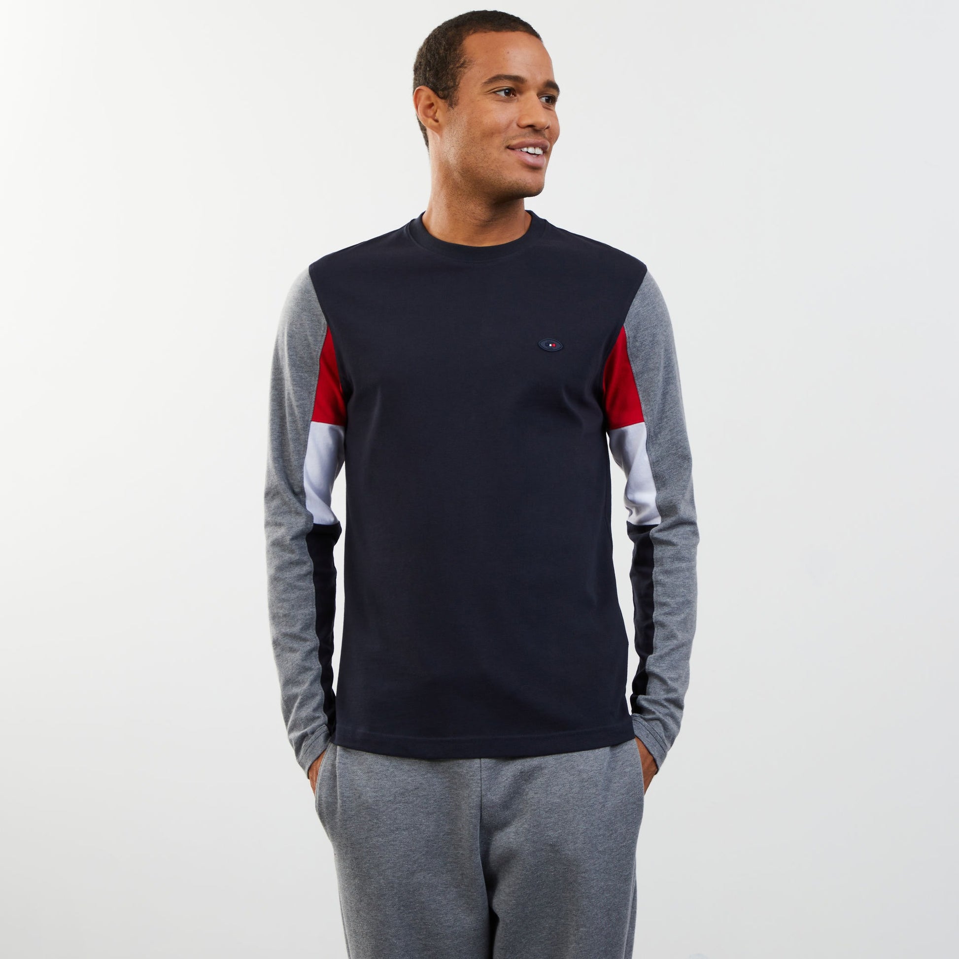 T-shirt colorblock rouge manches longues à broderie 10
