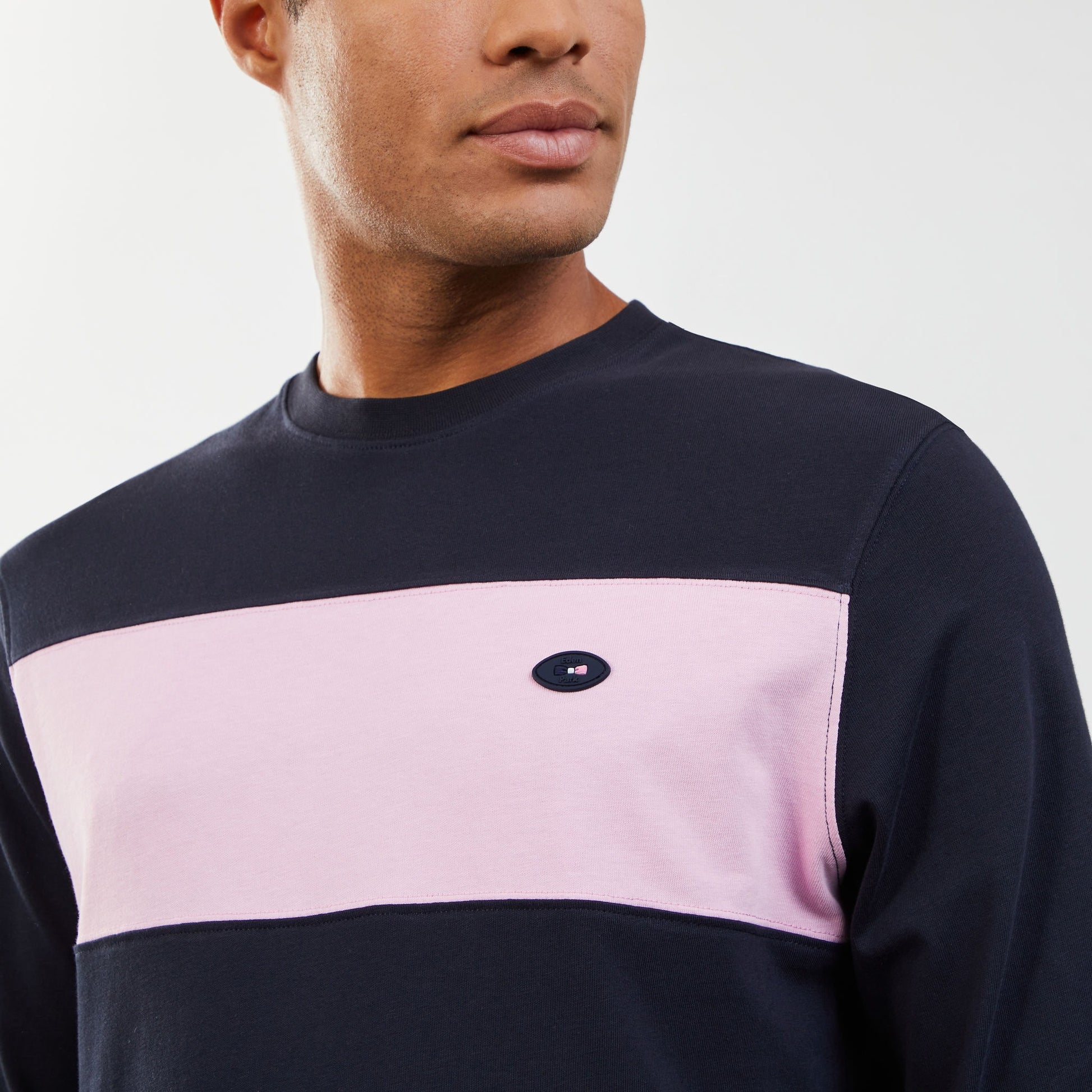 T-shirt cerclé bleu foncé à manches longues