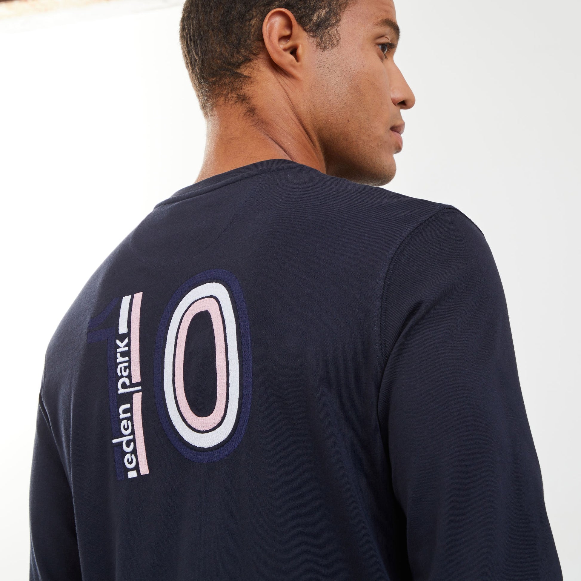 T-shirt cerclé bleu foncé à manches longues
