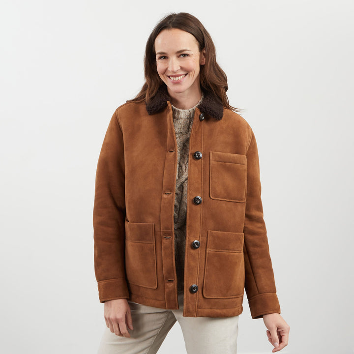 Manteau marron en toison d'agneau