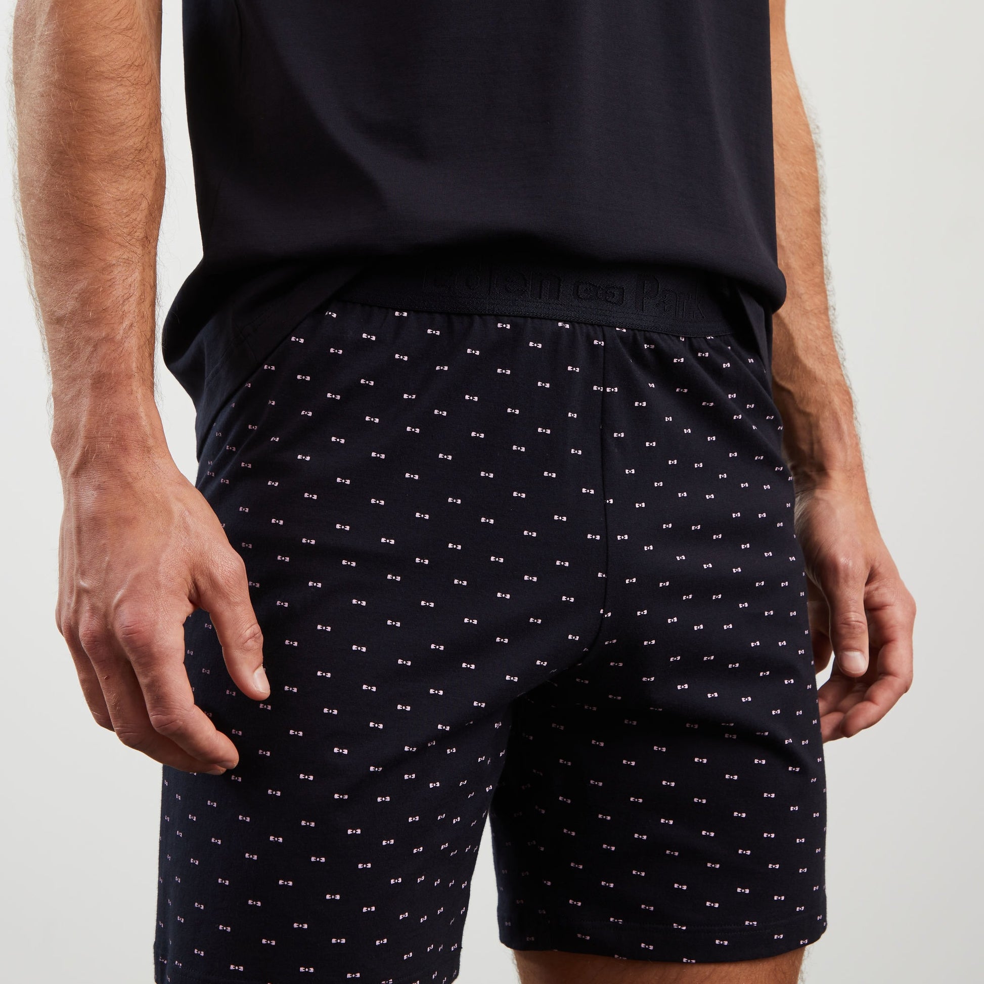 Pyjama bleu foncé uni et imprimé noeuds papillon