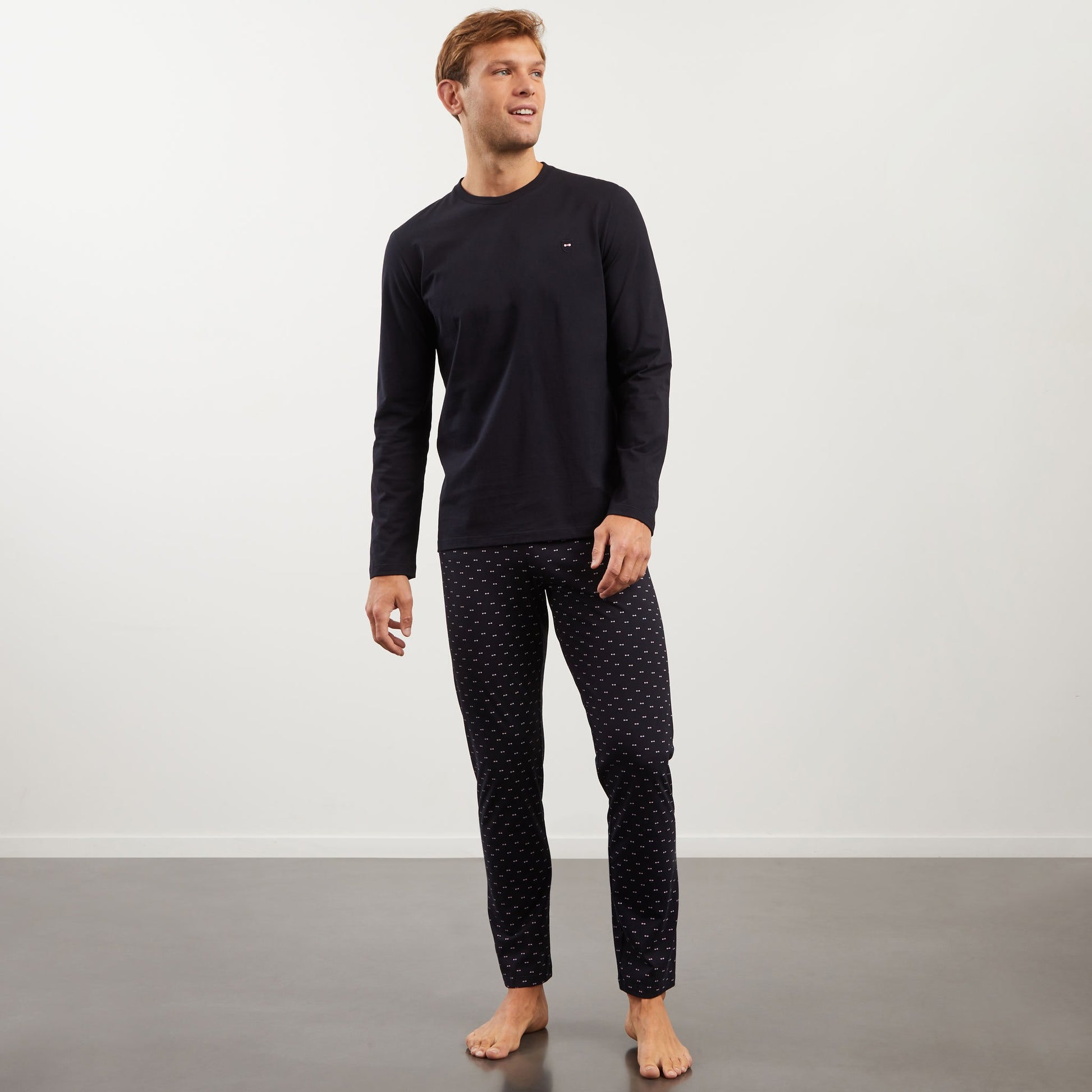 Pyjama long bleu marine imprimé noeuds papillon