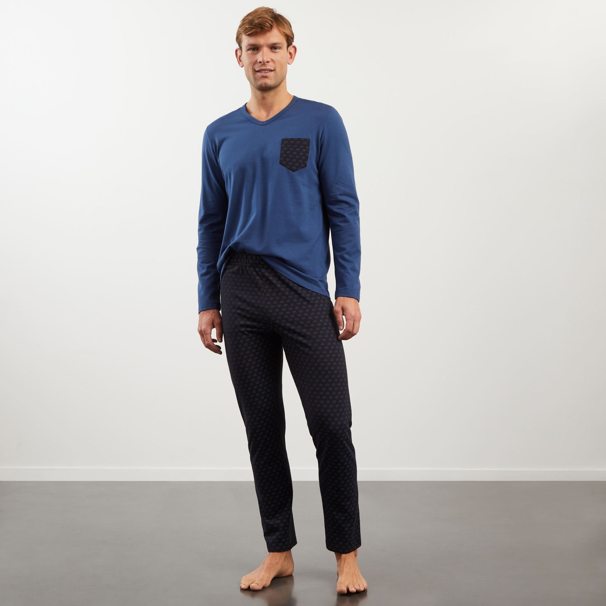 Pyjama bleu à micro-motifs exclusifs