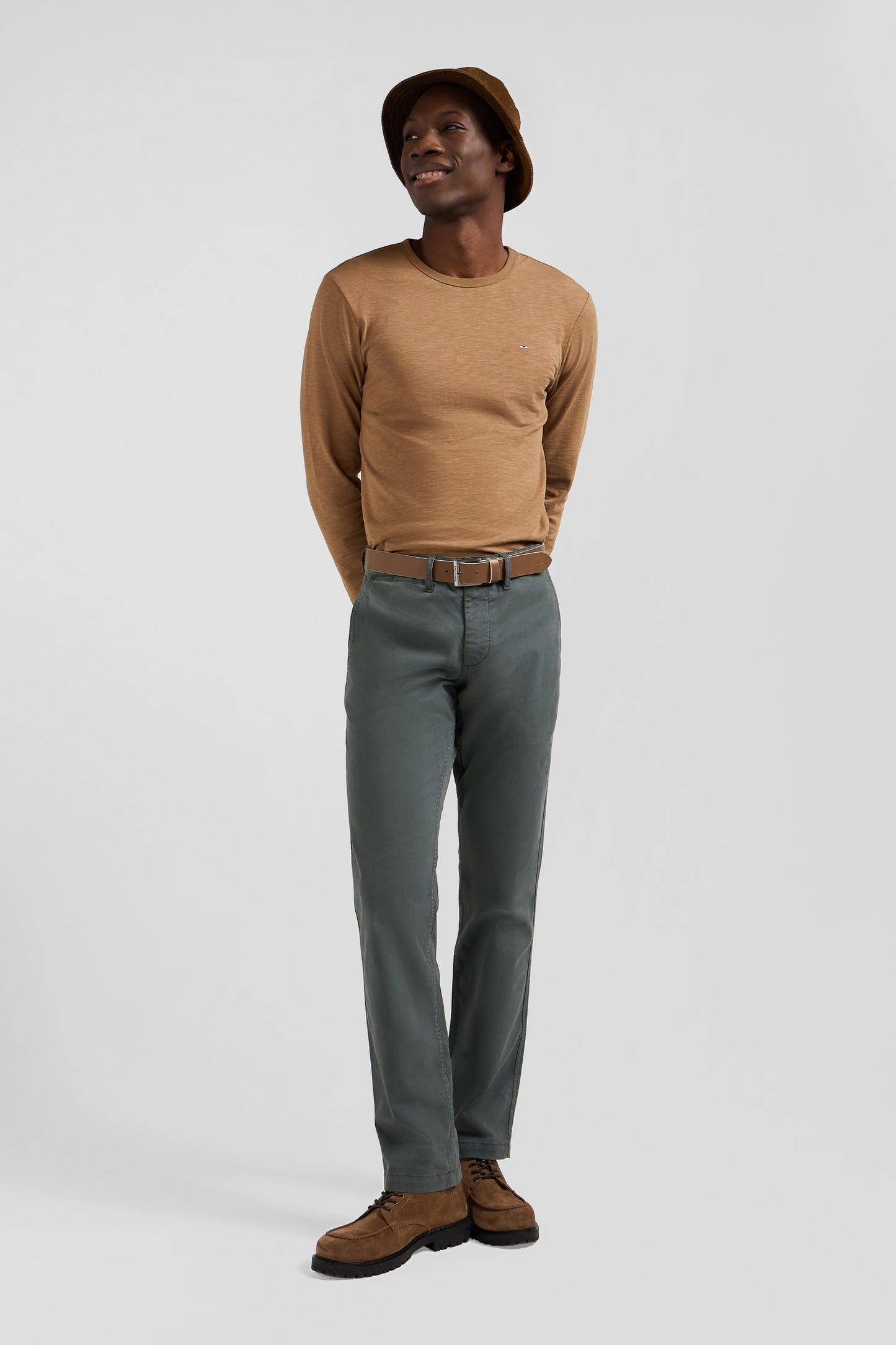 Pantalon chino gris en gabardine de coton stretch coupe Regular Eden Park