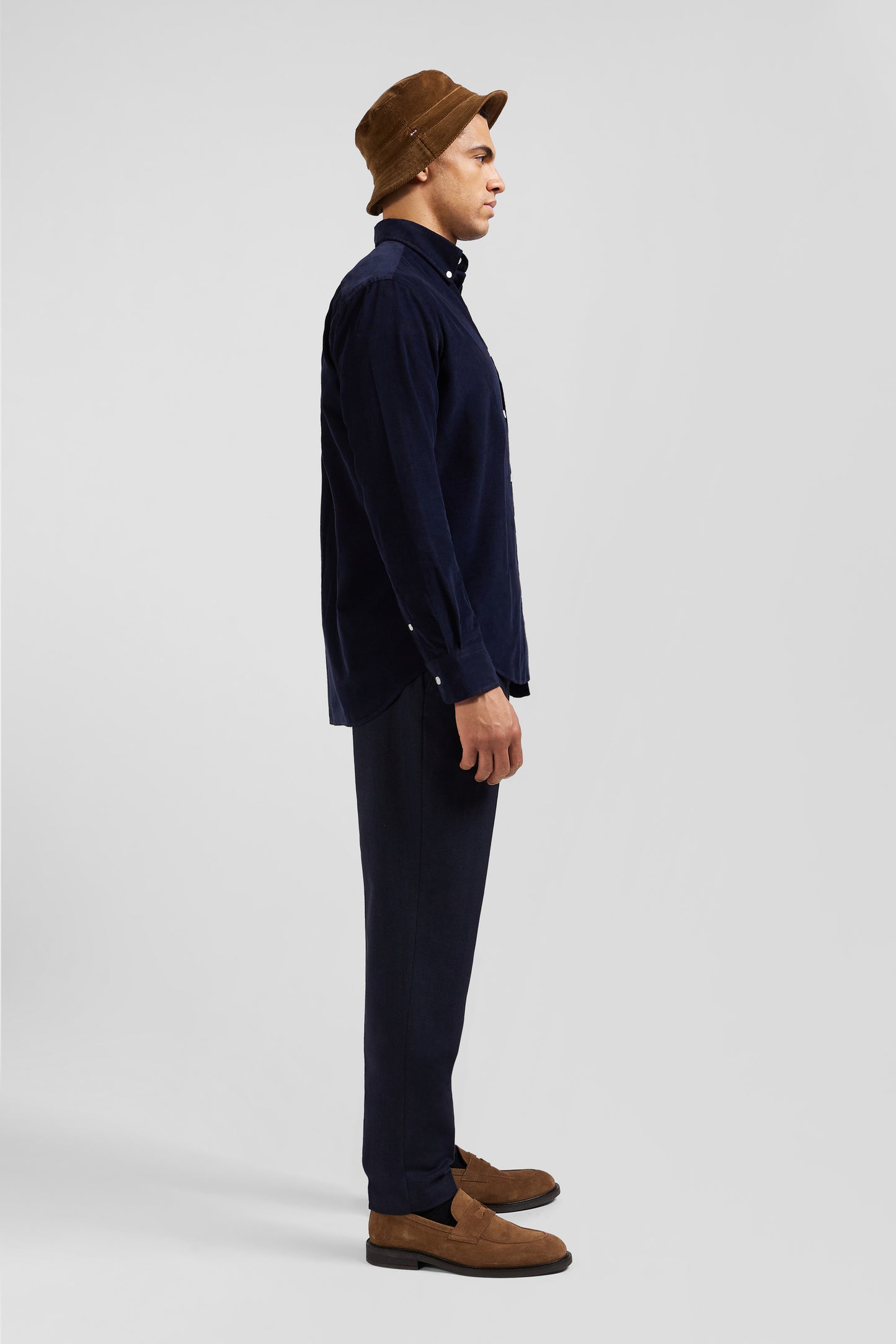 Chemise en velours côtelé uni marine col boutonné et poche poitrine coupe Regular
