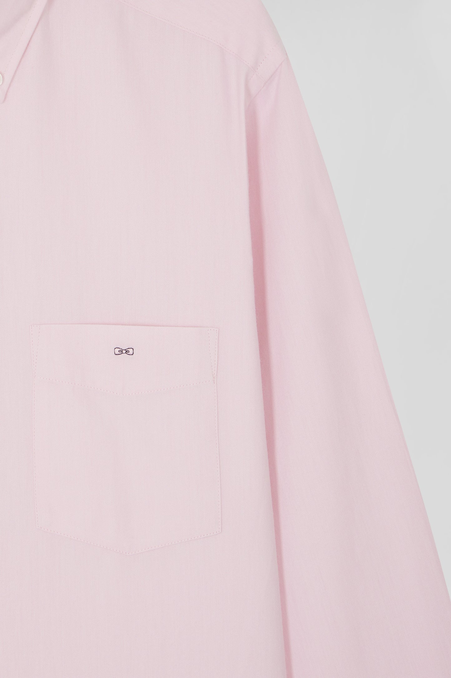 Regular plain pink cotton twill shirt with button-down collar