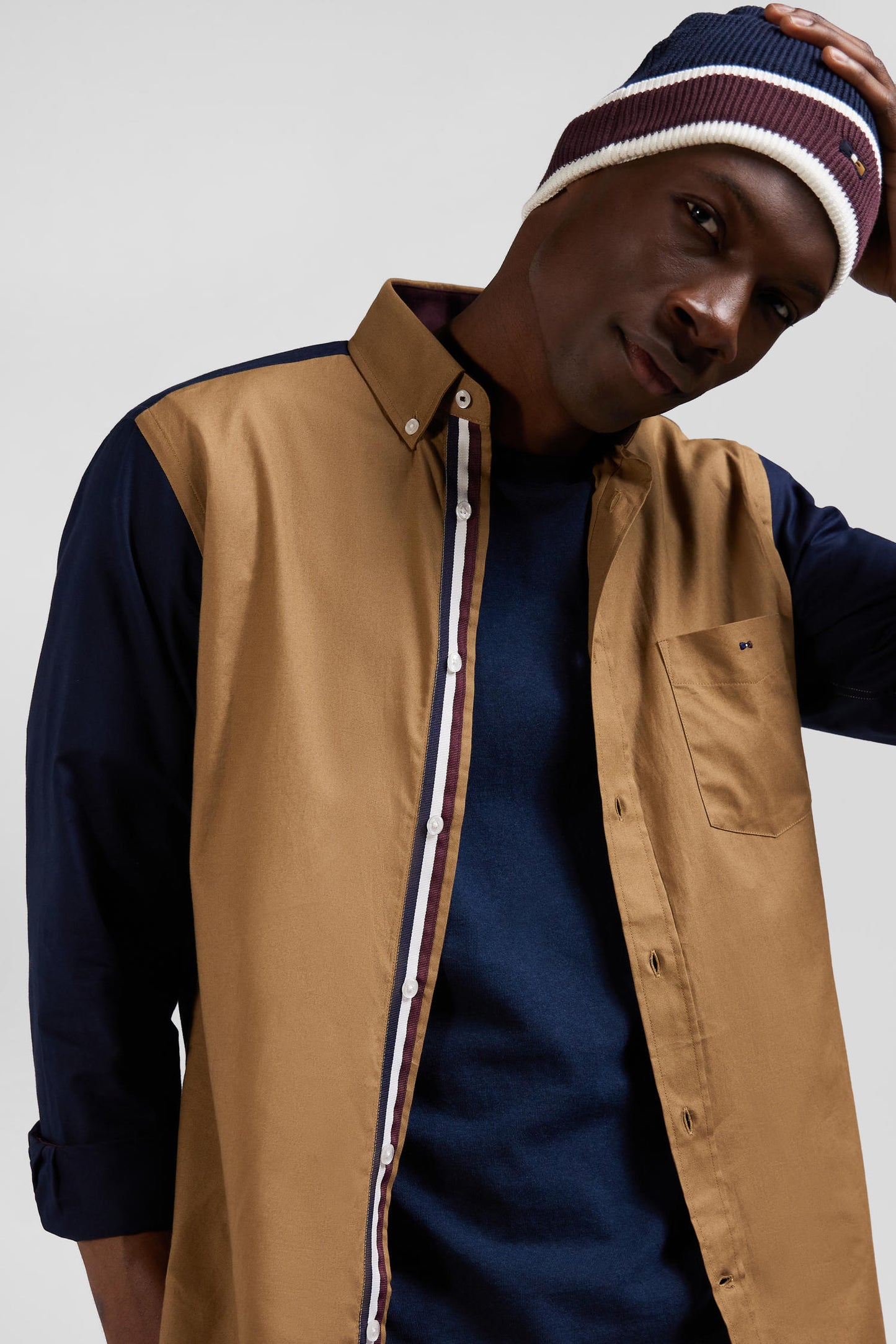 Chemise bicolore en coton pin point noisette coupe Regular broderie dos