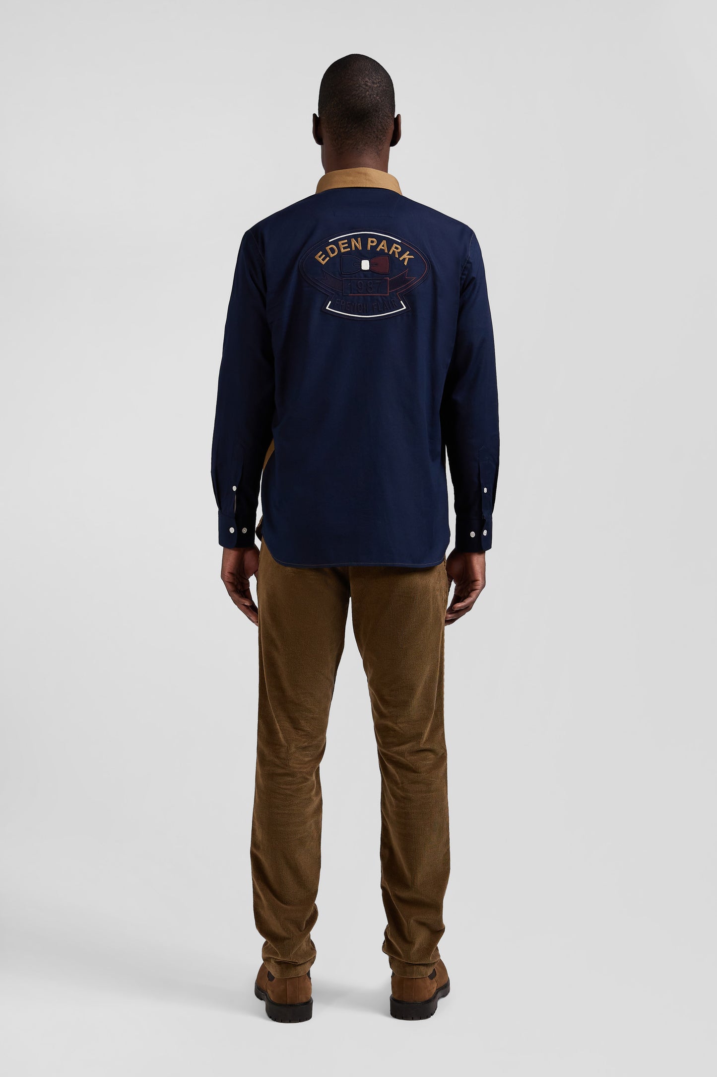 Chemise bicolore en coton pin point noisette coupe Regular broderie dos