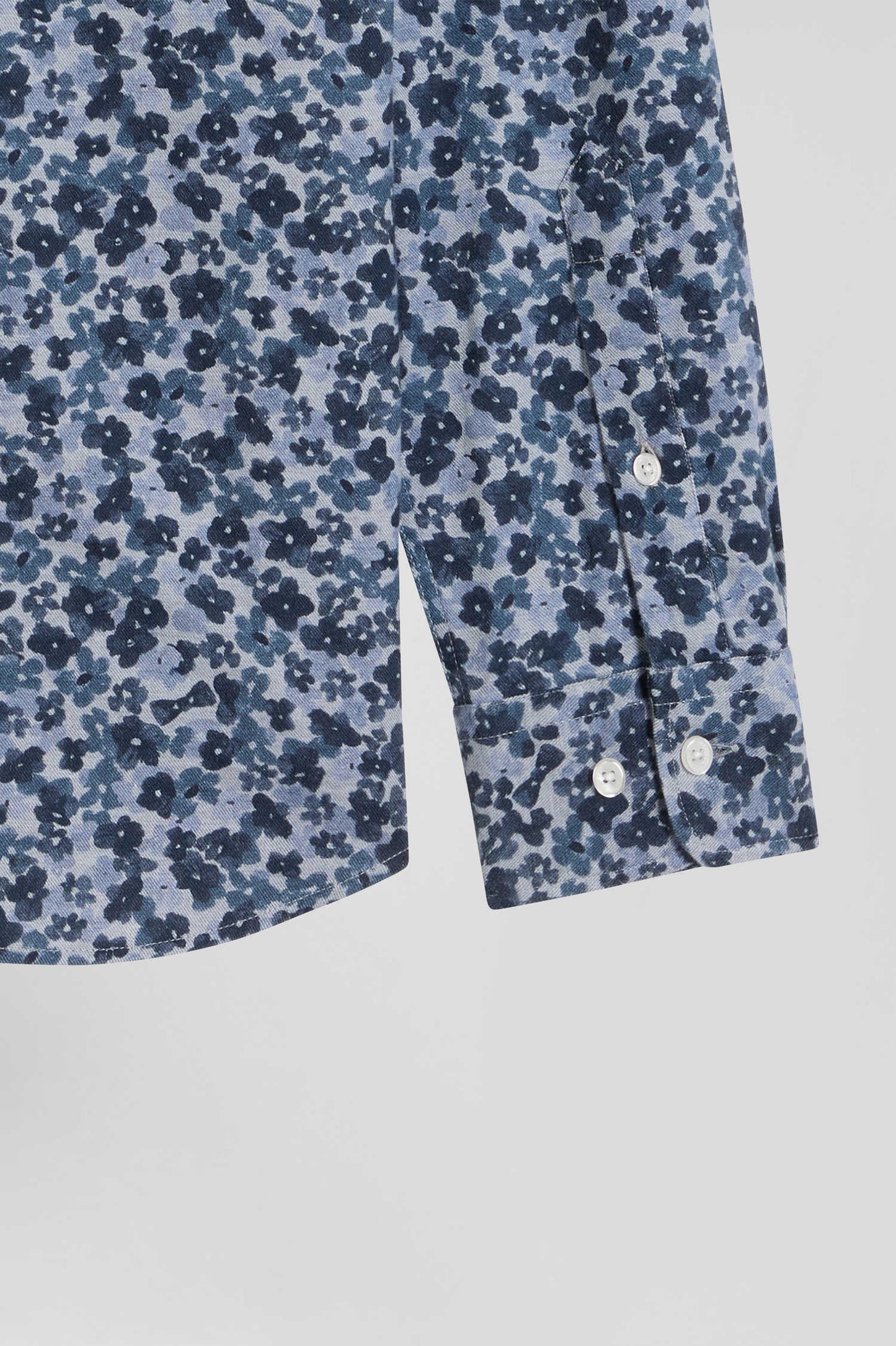 Slim-fit shirt in grey cotton poplin microprinted with flowers