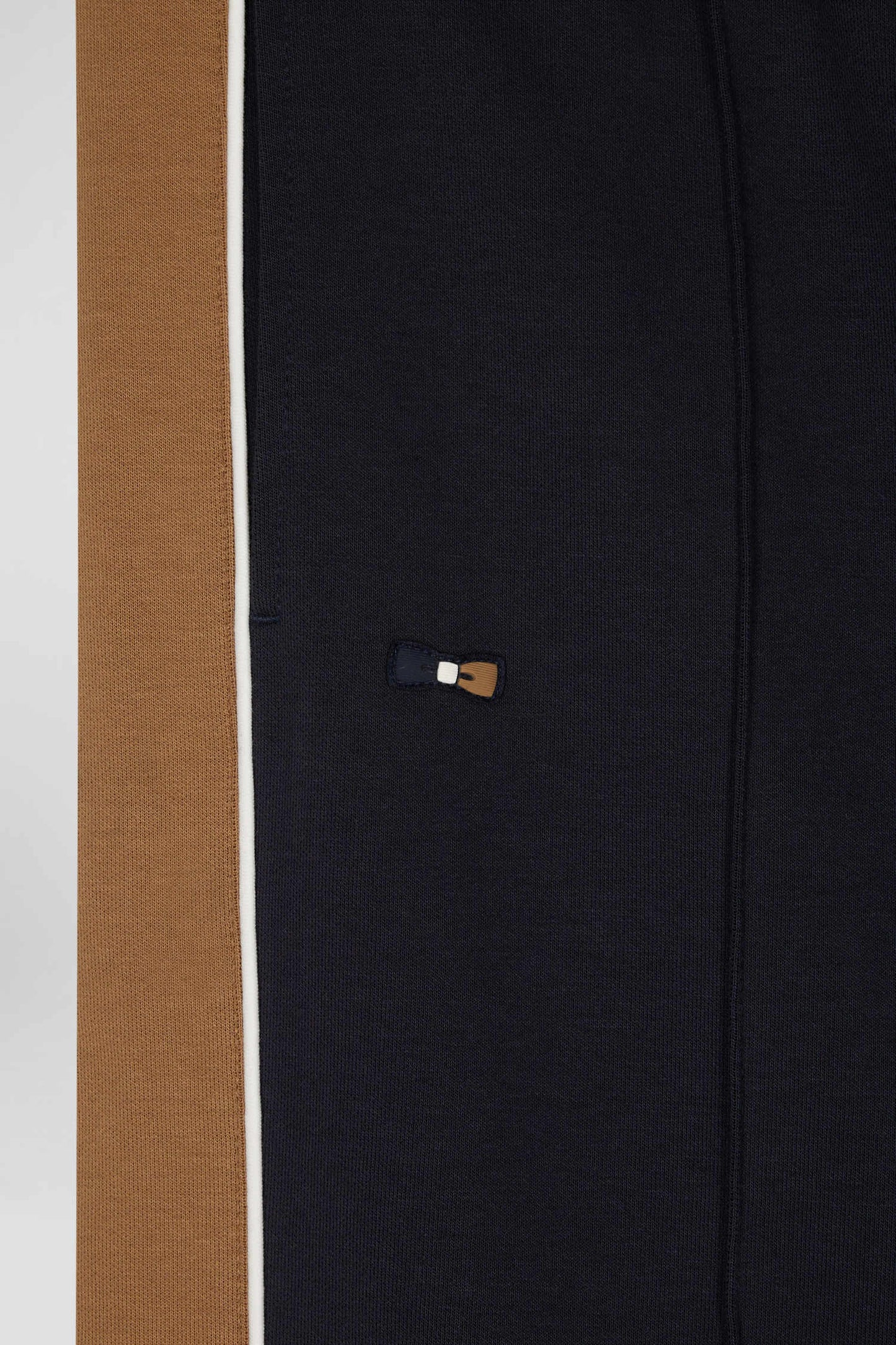 Pantalon jogging en coton mélangé noisette coupe Regular passepoil jambes