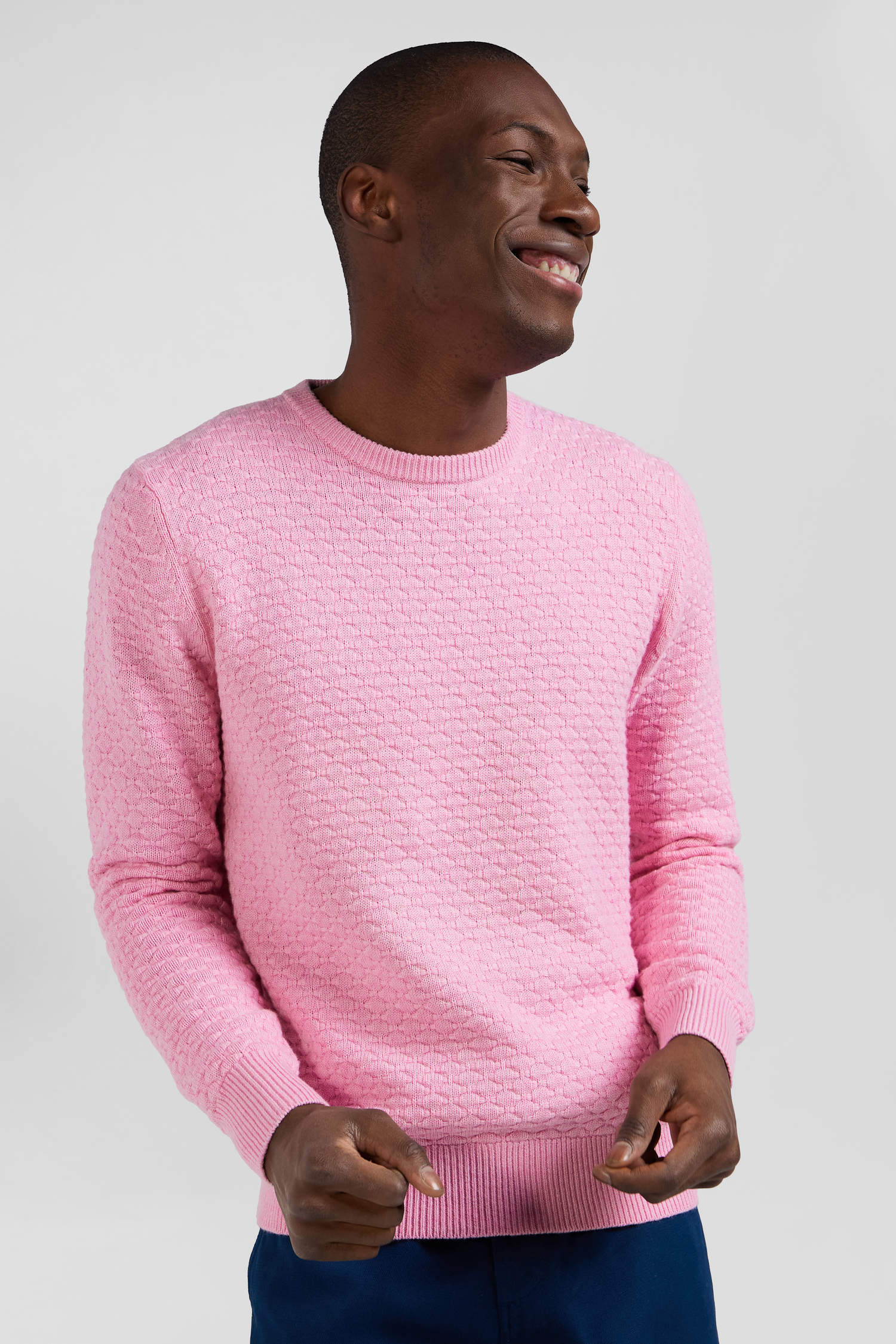 Pull col rond en laine et coton rose coupe Regular effet micro n ud papillon