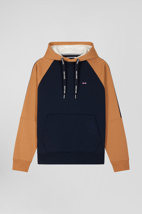 Relaxed navy blue and camel fleece hoodie with branded drawstrings - Image 2