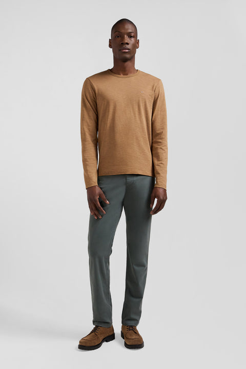 Slim-fit long-sleeved T-shirt in plain hazelnut cotton - Image 1