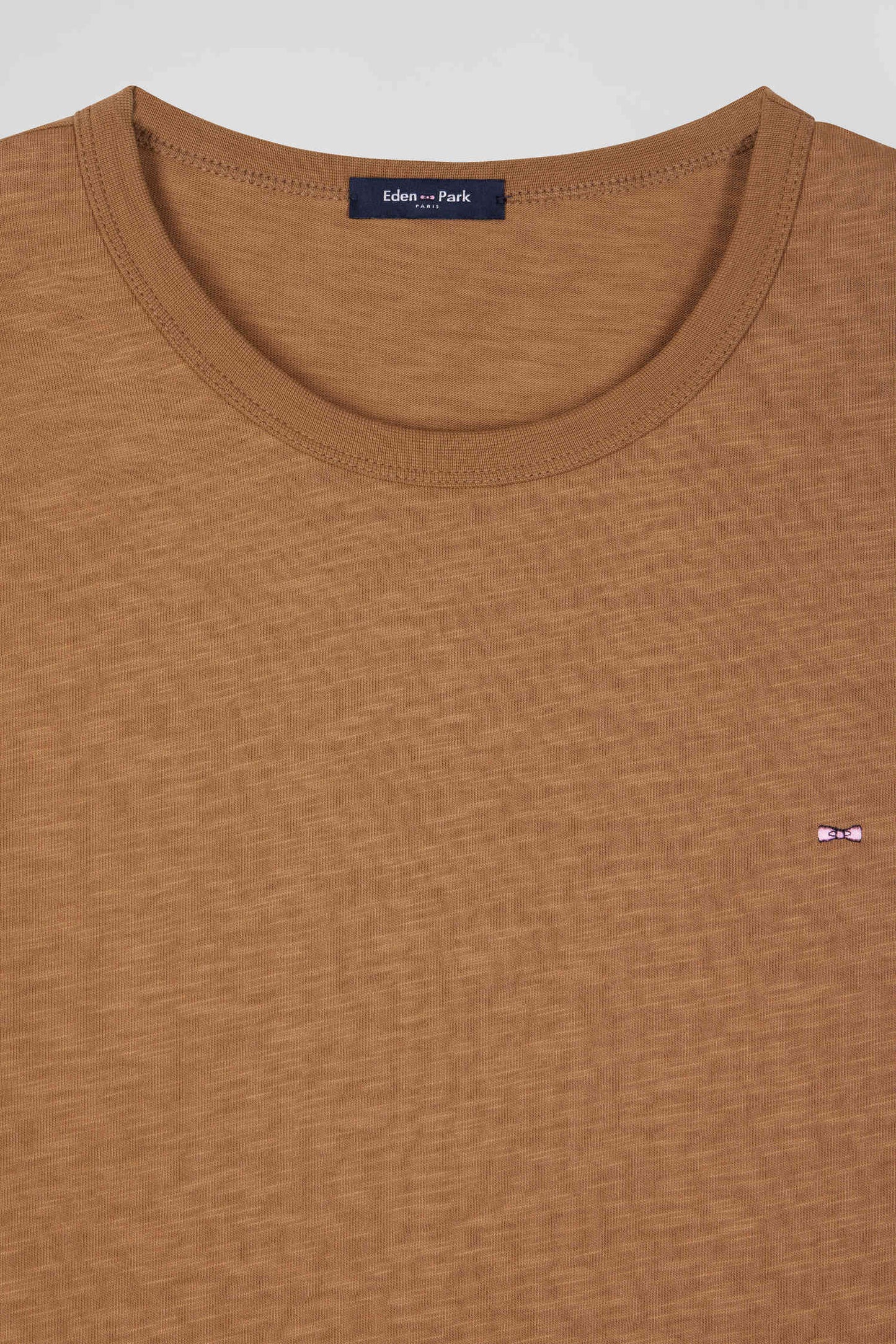Slim-fit long-sleeved T-shirt in plain hazelnut cotton