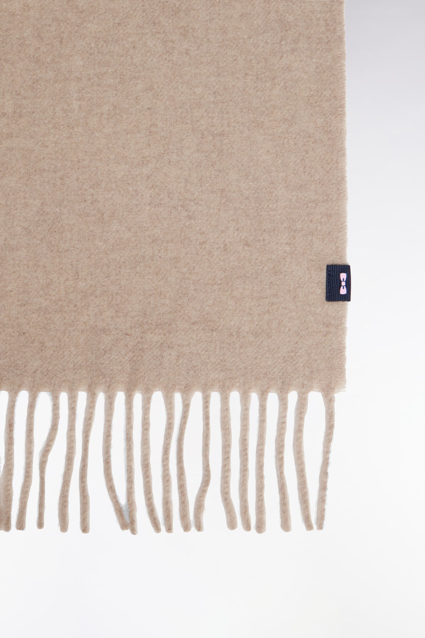 Écharpe frangée en laine vierge beige