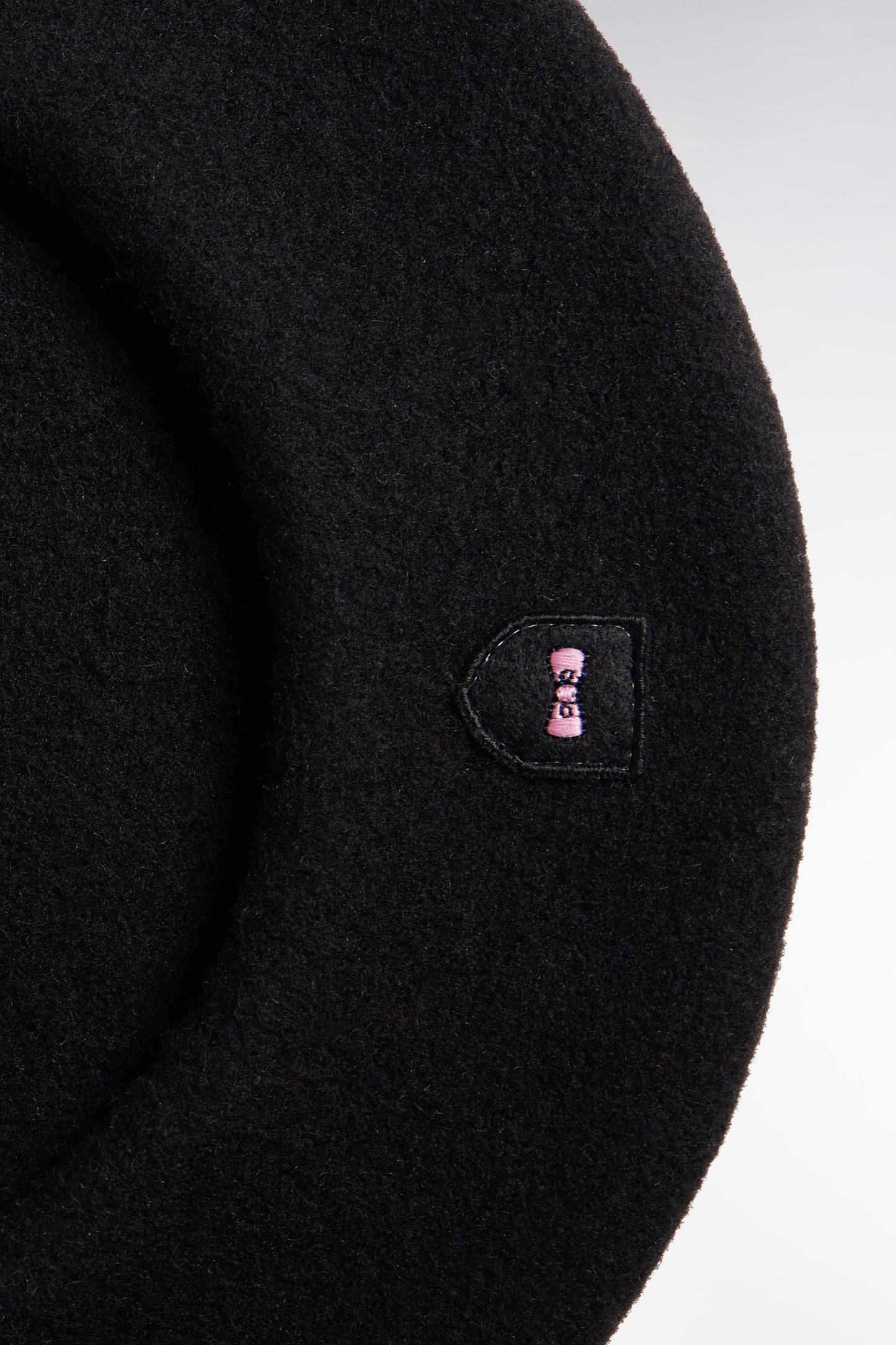Béret uni en laine vierge noir