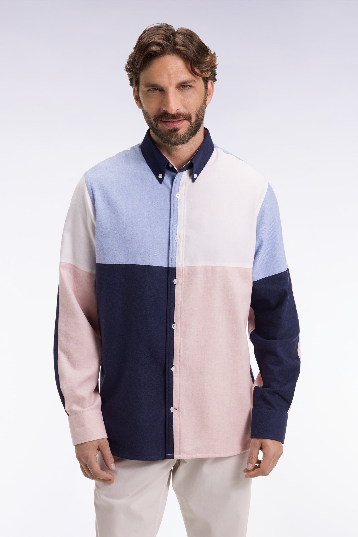 Chemise en coton à motifs damiers quatre couleurs coupe droite
