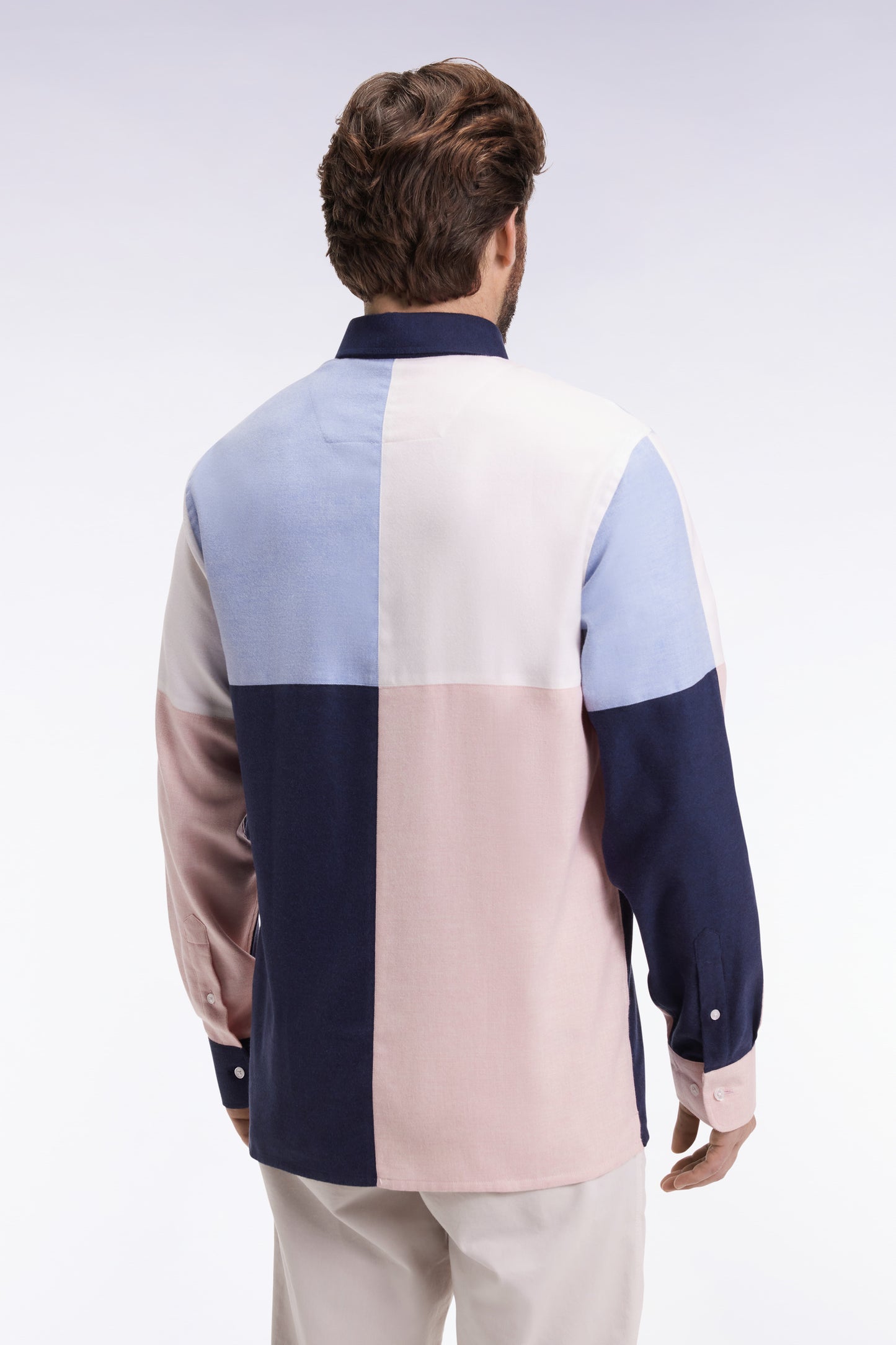 Chemise en coton à motifs damiers quatre couleurs coupe droite