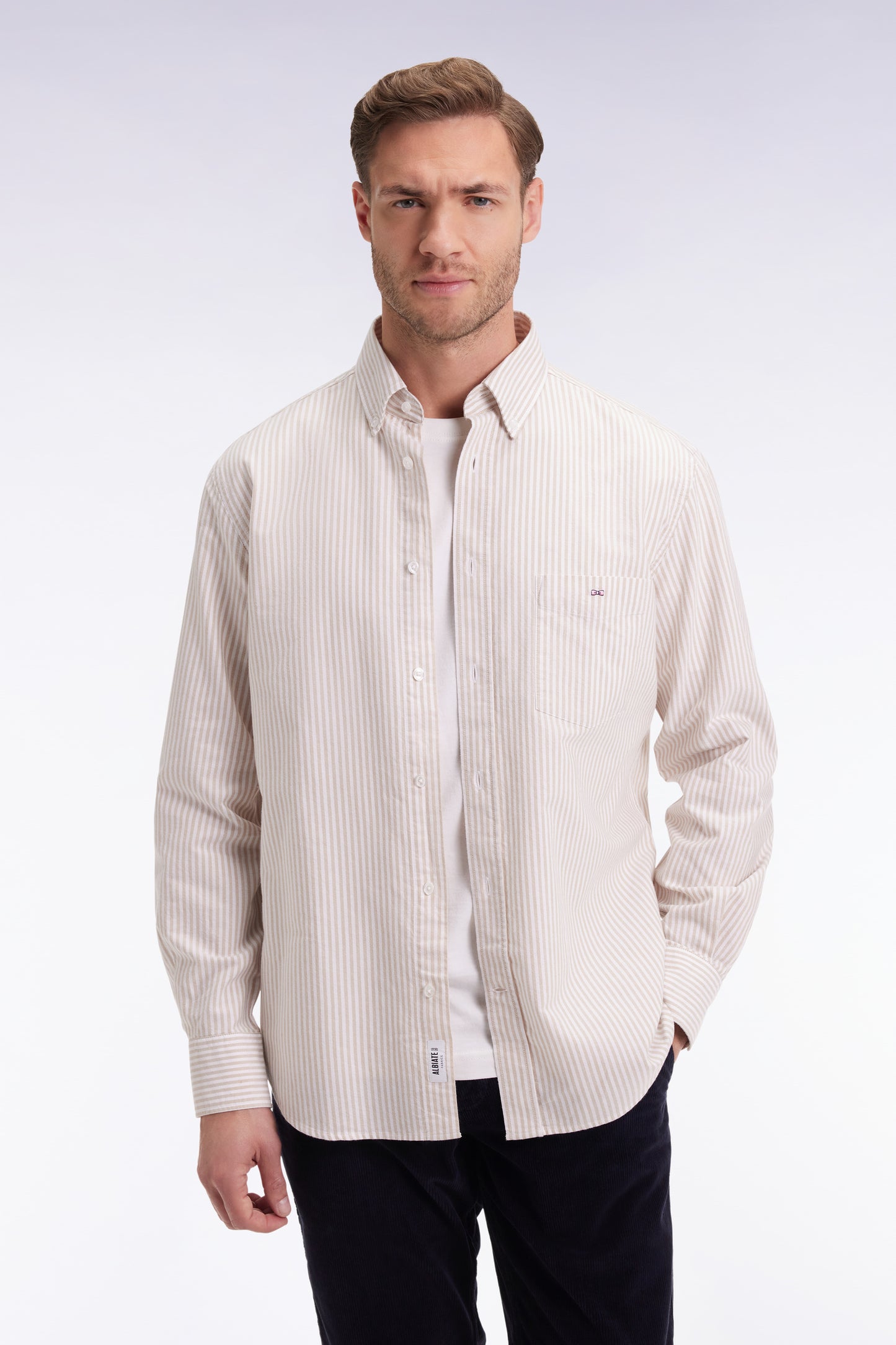 Chemise en popeline de coton rayée beige coupe droite