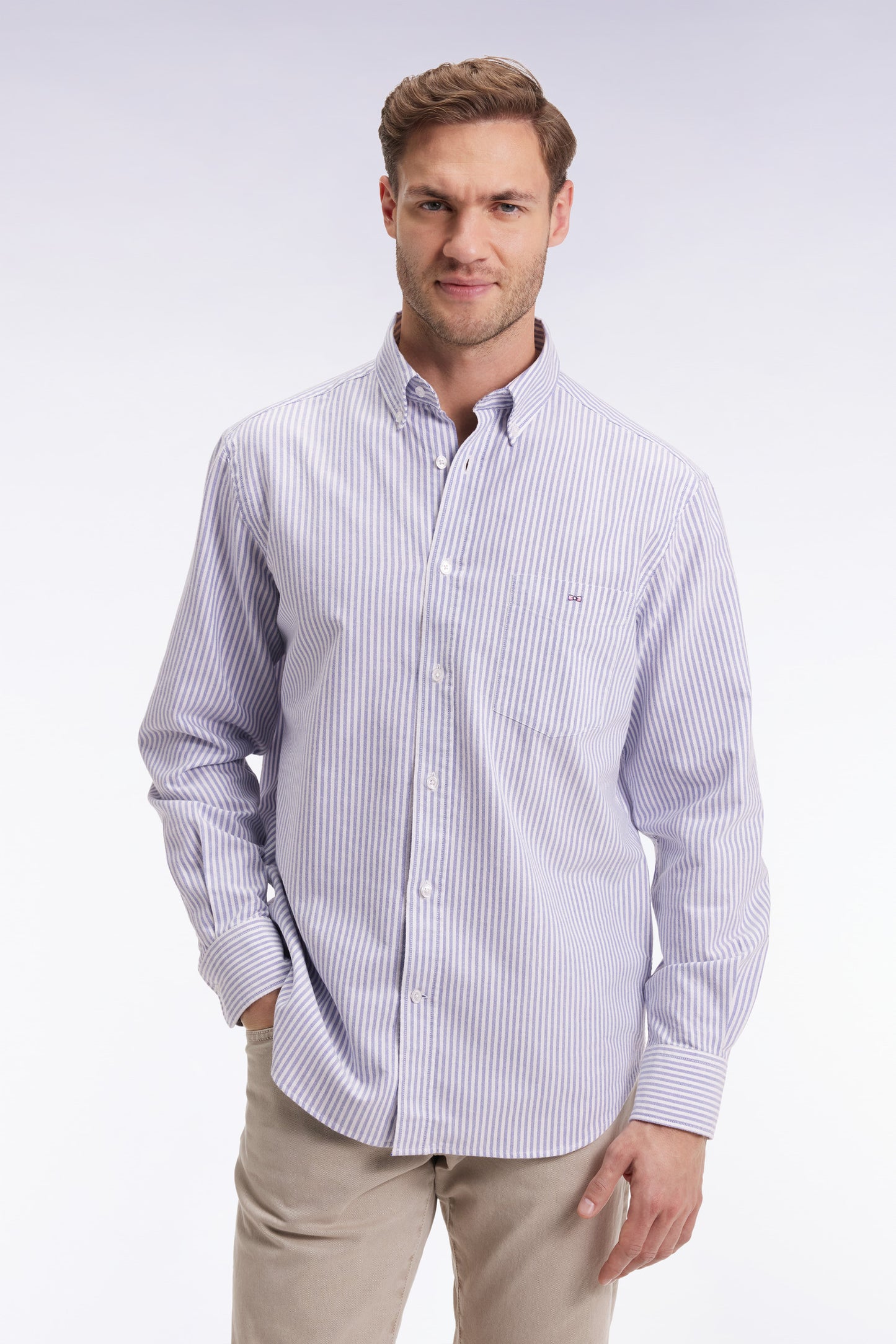 Chemise en popeline de coton rayée bleue coupe droite