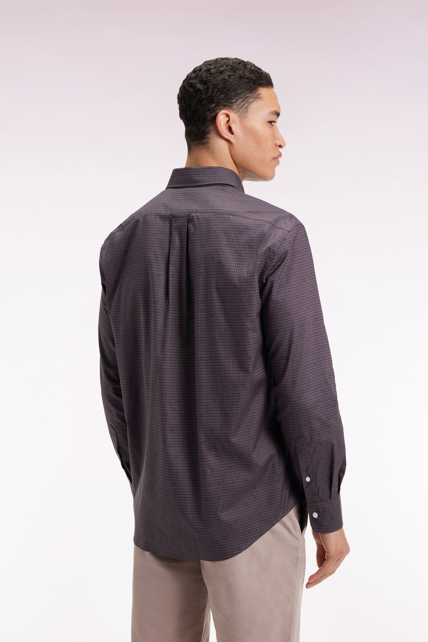 Chemise en coton Pima marron à micro-motifs coupe droite