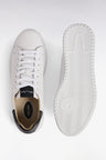 Baskets basses en cuir grainé blanches et marine