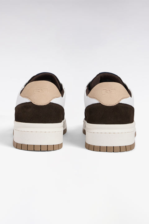 Sneakers bimatières en cuir lisse blanc et cuir suédé marron - Image 3