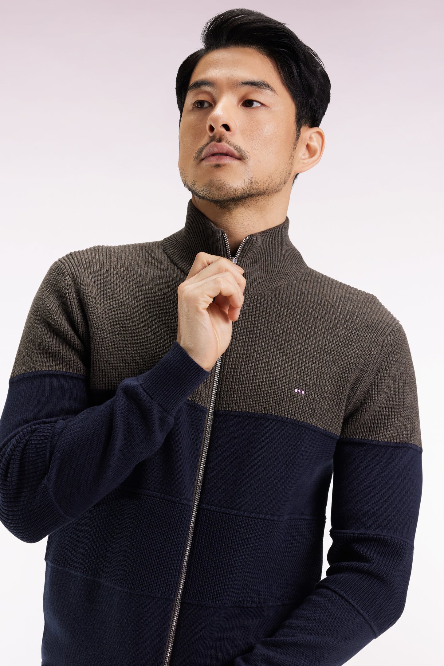 Cardigan zippé en coton bicolore marine et marron coupe droite
