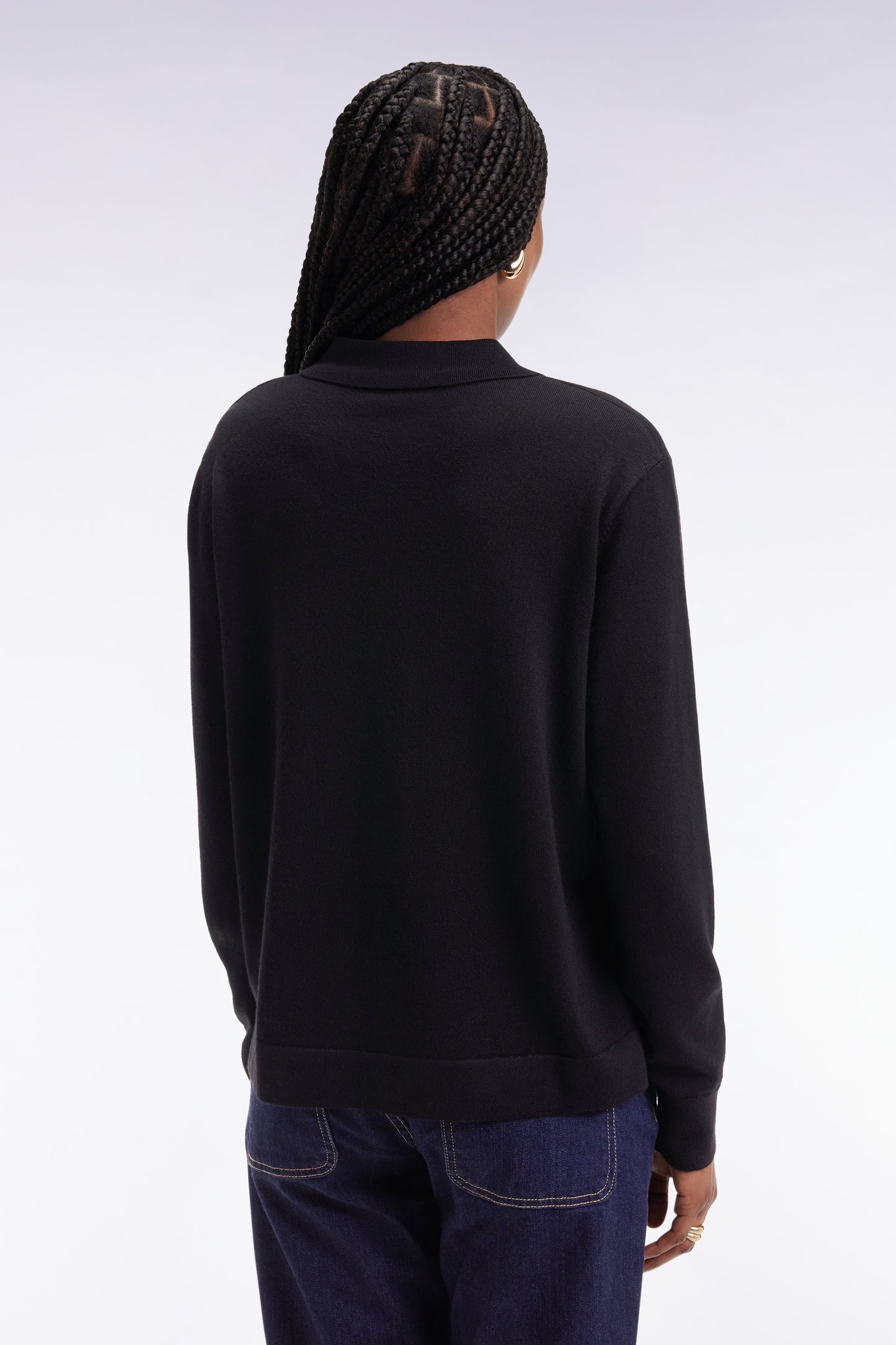 Cardigan à col classique en laine mérinos noire coupe droite