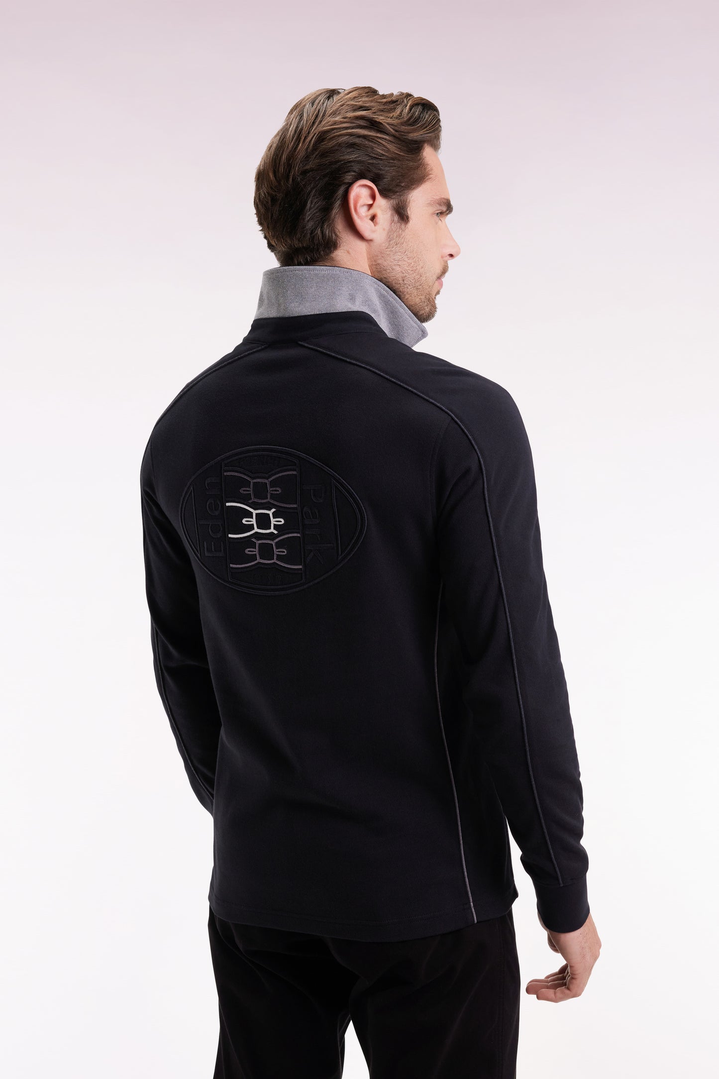 Maillot à manches longues en jersey de coton épais noir passepoils coupe droite
