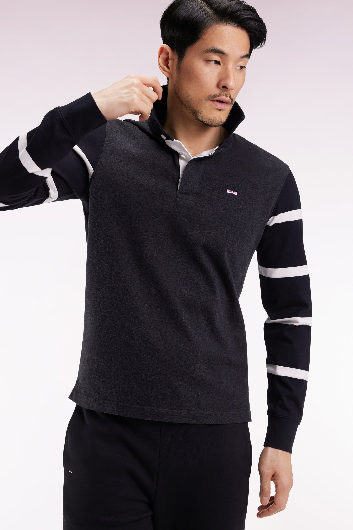 Long-sleeved jersey in thick grey jersey with striped sleeves, straight cut