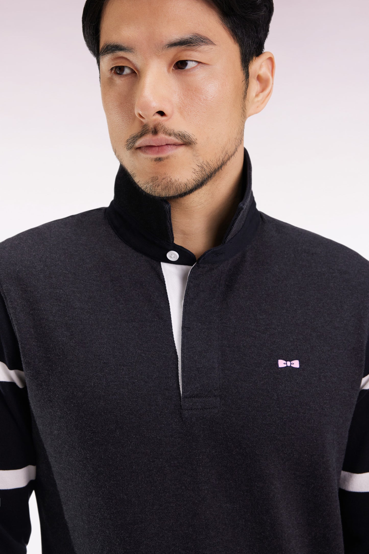 Long-sleeved jersey in thick grey jersey with striped sleeves, straight cut